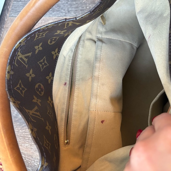 Louis Vuitton Monogram Artsy MM Shoulder Bag - Picture 12 of 16